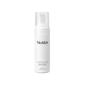 Medik8 Clarifying Foam™ – bezolejowa pianka oczyszczająca z kwasami AHABHA 150 ml