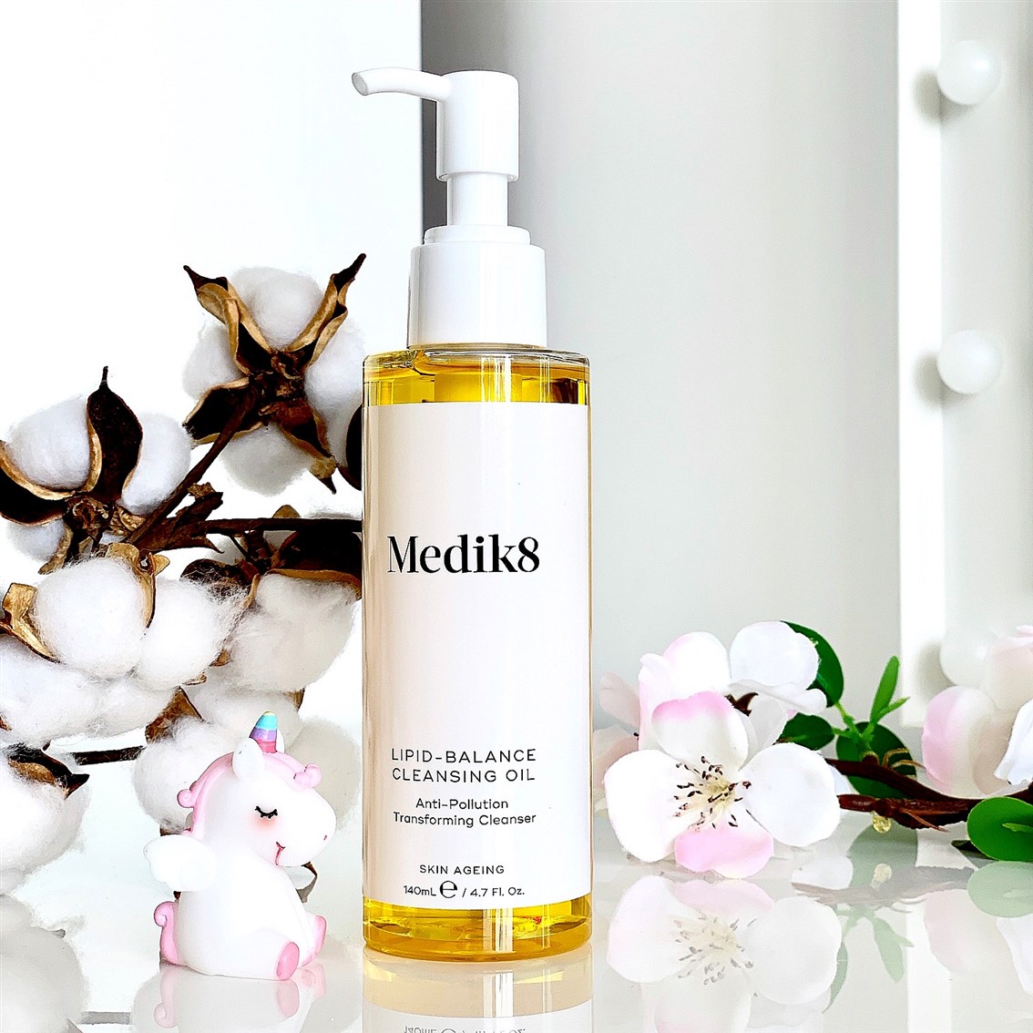 Medik8 Lipid-Balance Cleansing Oil 140ml - obrazek 2